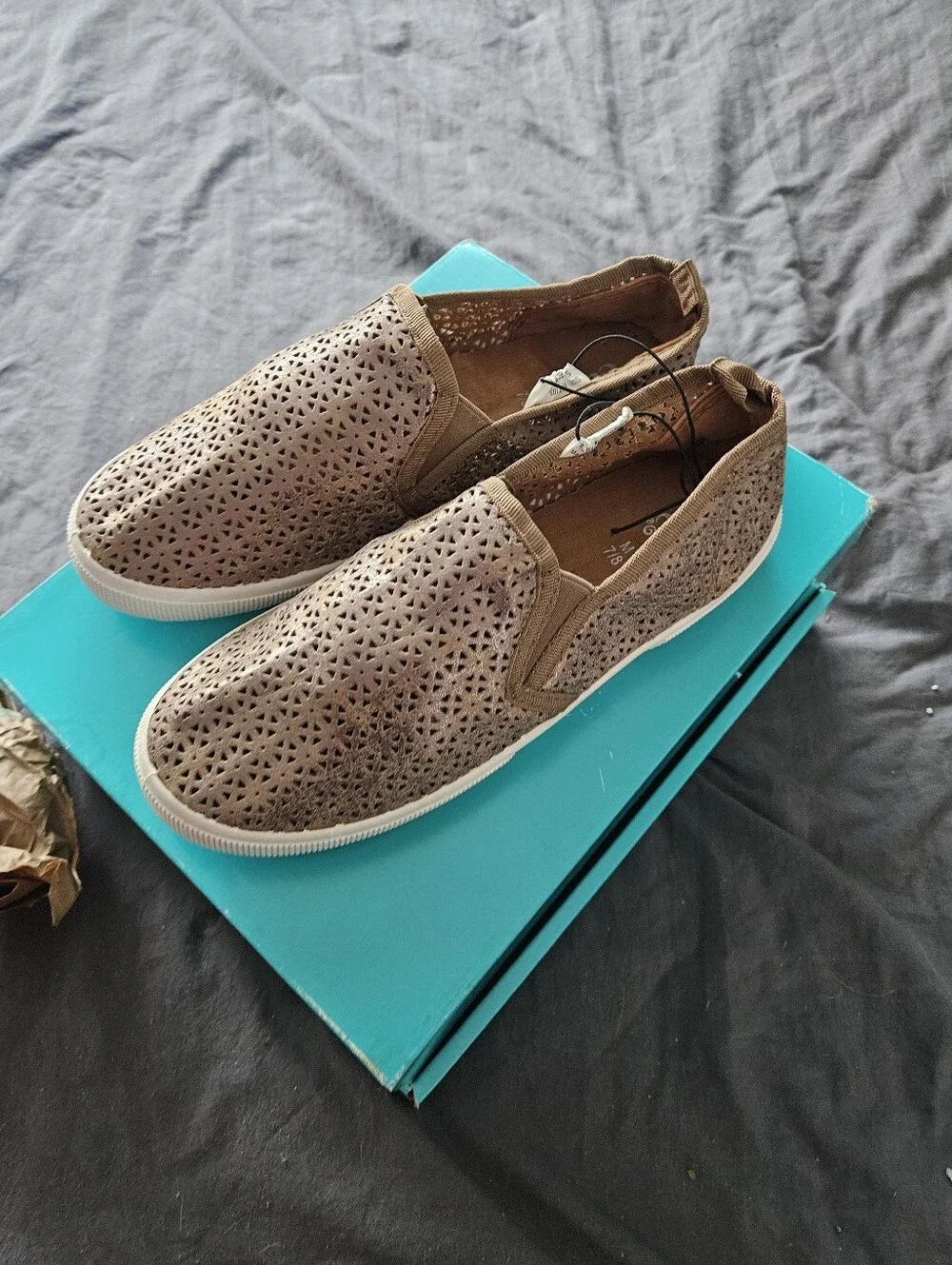 BRAND NEW ** Cut-Out Design Slip-On Loafers in Coppery